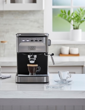 Cafetera espresso Black&Decker EM0312-0SDLA